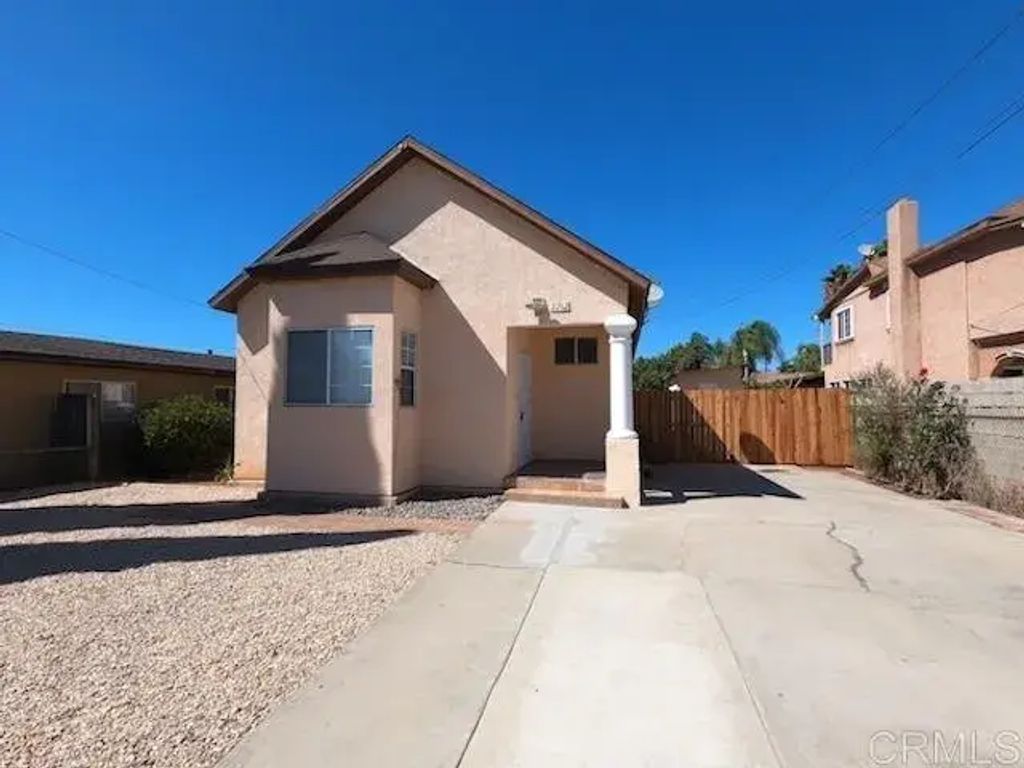 2262 Citrus Avenue, 