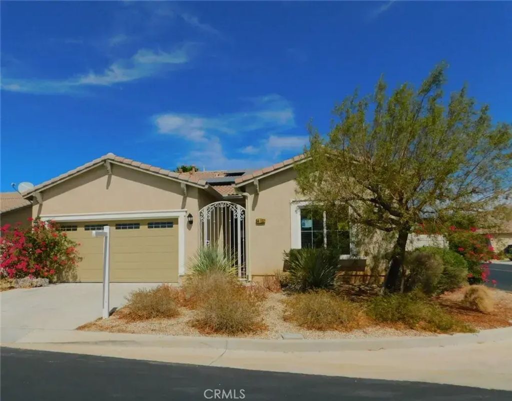 64132 Apache Mountain, Desert Hot Springs