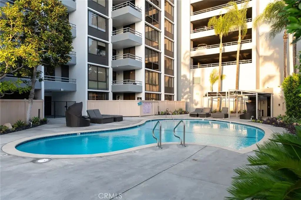 343 Pioneer Drive 1404, Glendale