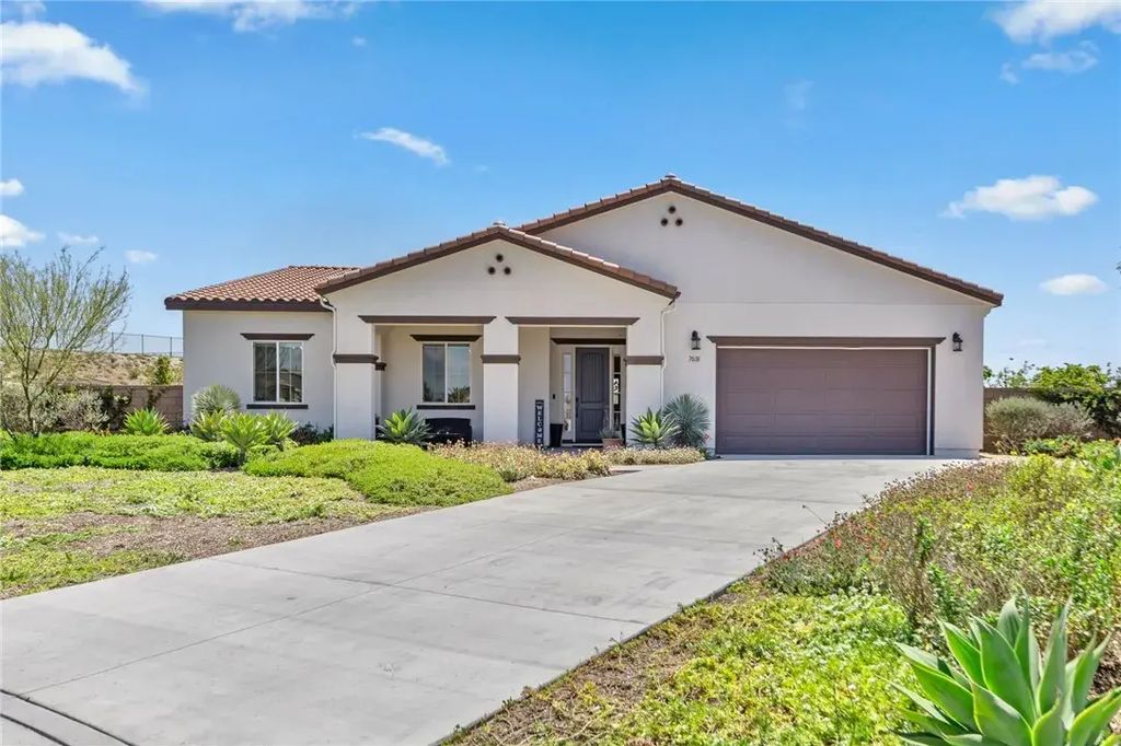 7631 Capstone Court, Riverside