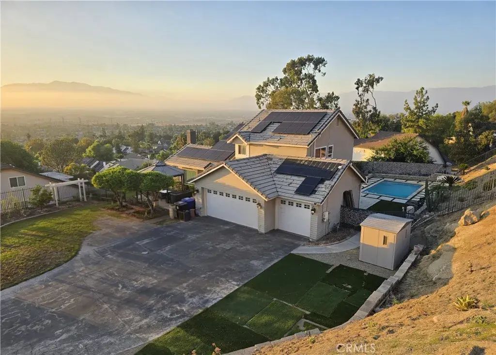23040 Wren, Grand Terrace