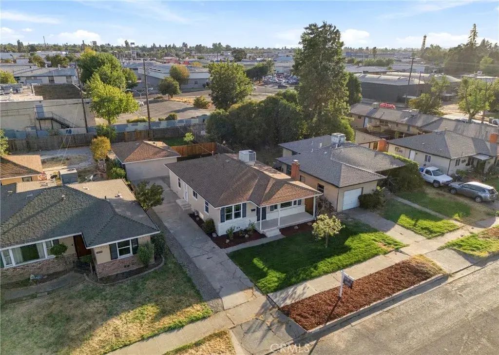 1438 W 19th, Merced