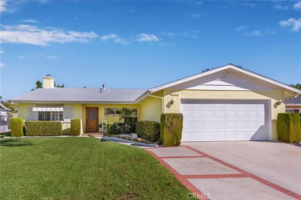 23321 Bassett Street, West Hills