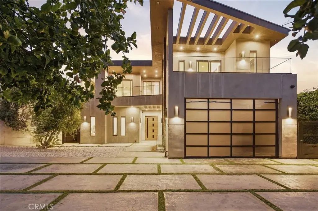 5239 Avenida Hacienda, Tarzana