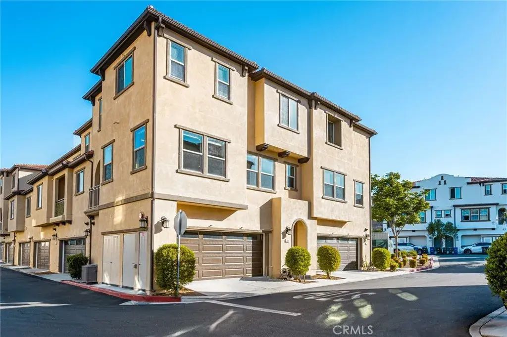 114 High Meadow, Lake Forest