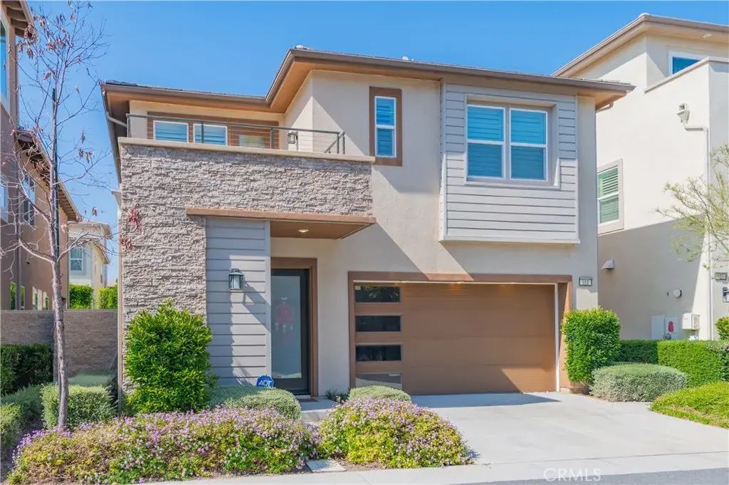 111 Swift, Irvine
