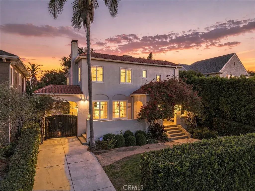 911 S Victoria Avenue, Los Angeles