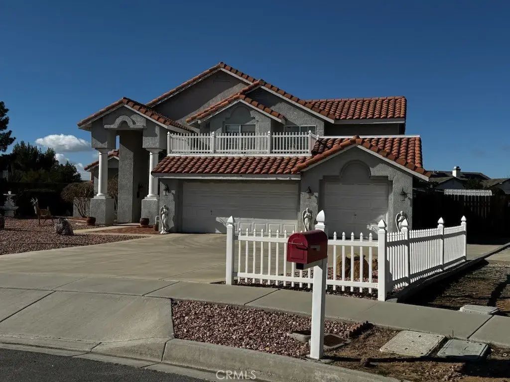 20404 Half Moon Court, Apple Valley