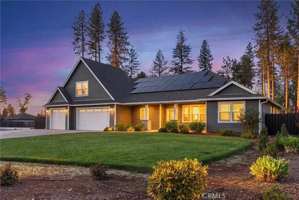 1535 Elliott, Paradise