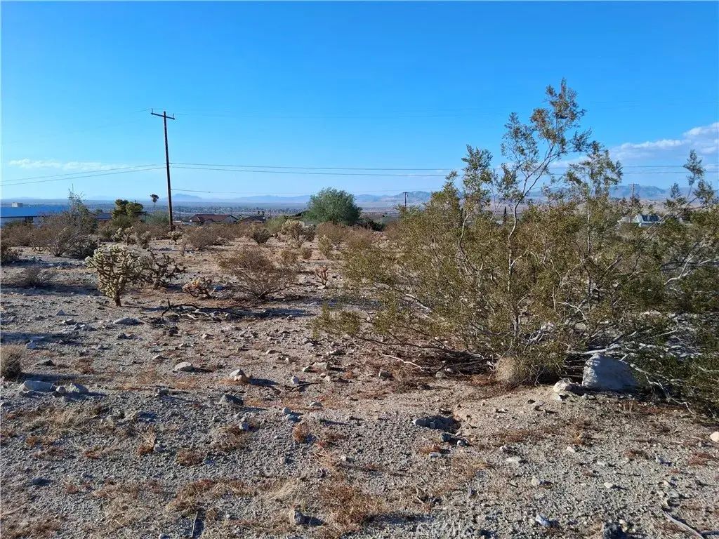 111 Morning Dr., 29 Palms
