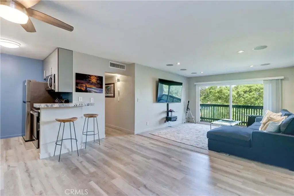 576 N Bellflower Boulevard 303, Long Beach