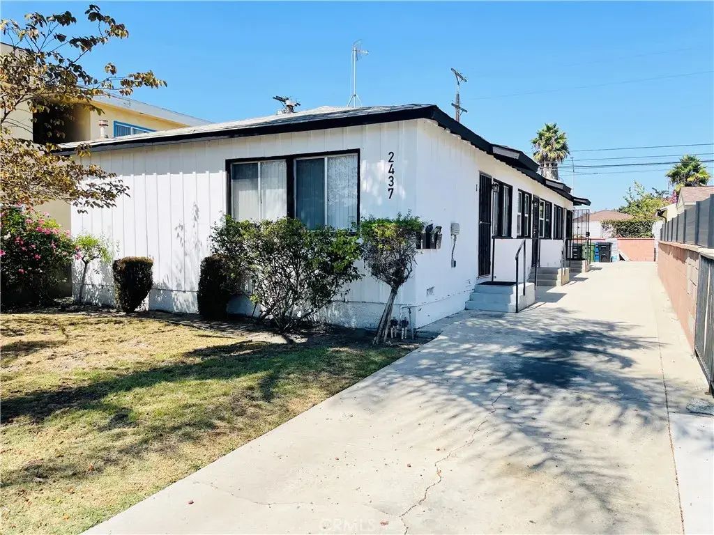 2437 Exposition Place 3, Los Angeles