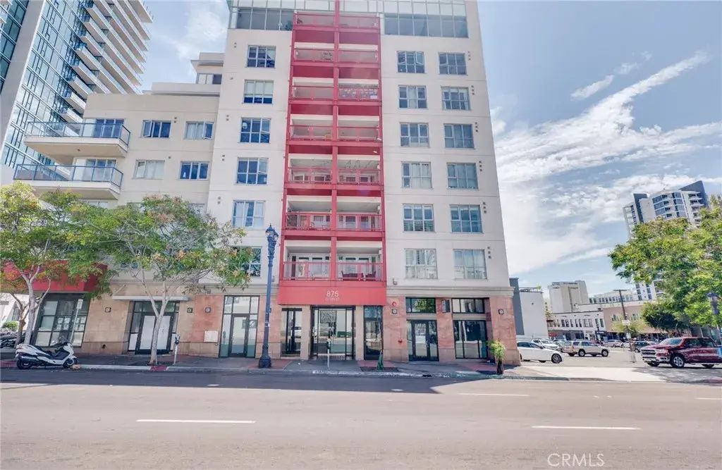 875 G 204, DOWNTOWN