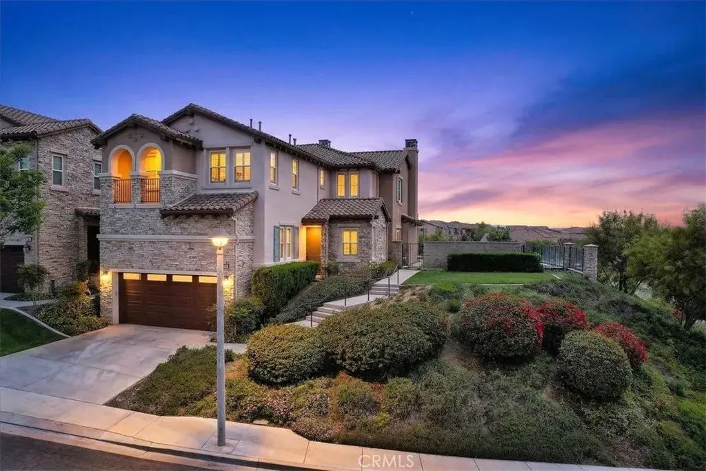 17872 Via Roma, Yorba Linda