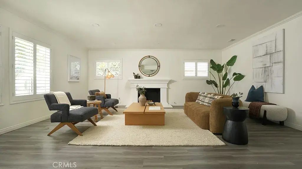 1709 Bolsa, Seal Beach