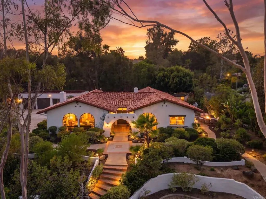 2223 El Camino Del Norte, Encinitas