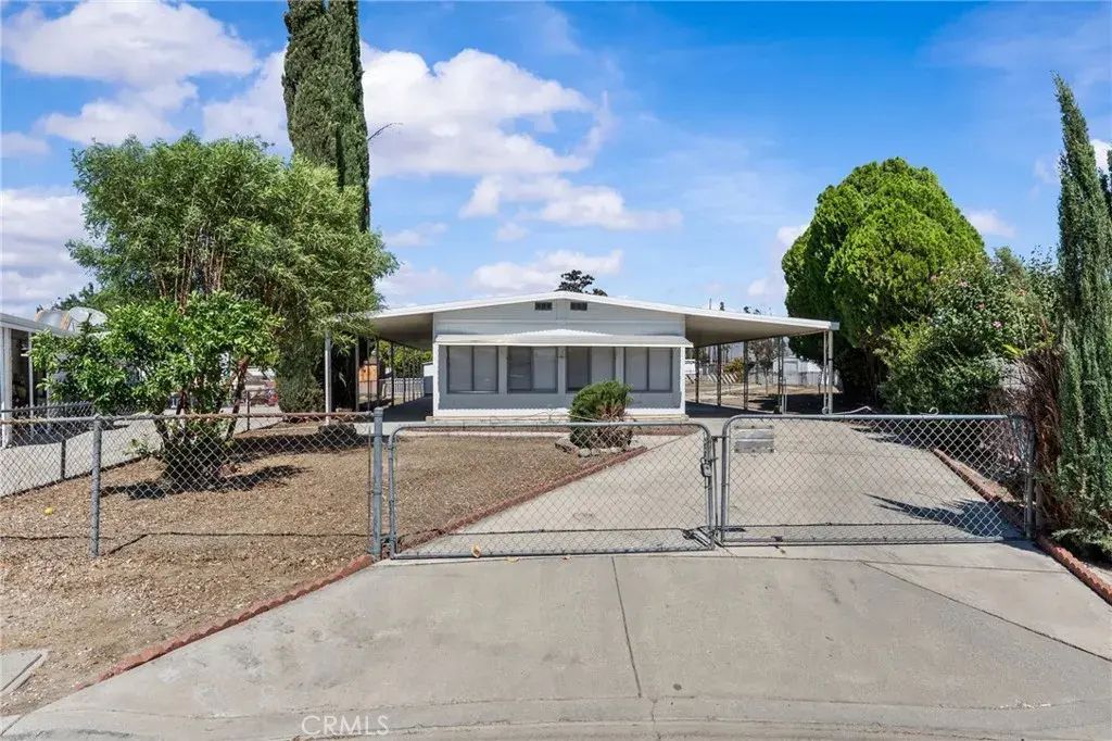 324 Long Street, Hemet