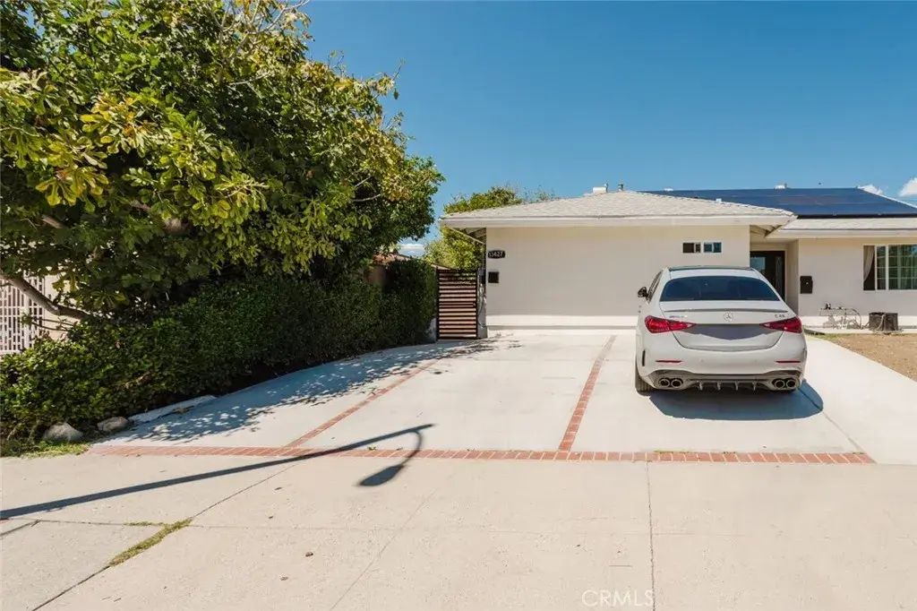 13427 Bracken Street, Arleta