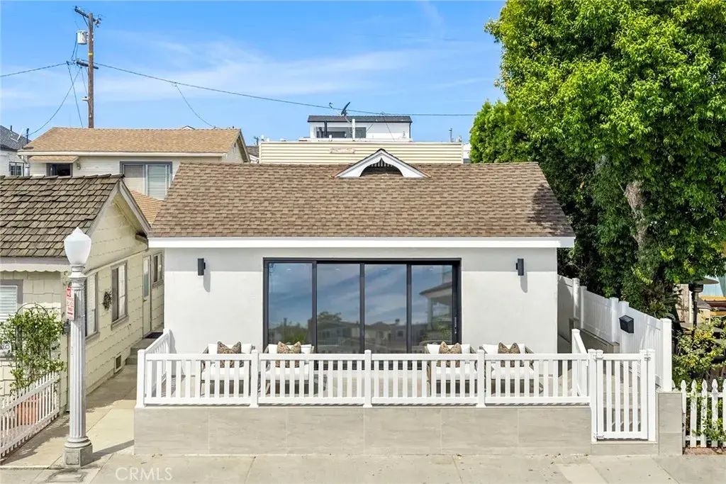 121 Marine Avenue, Newport Beach