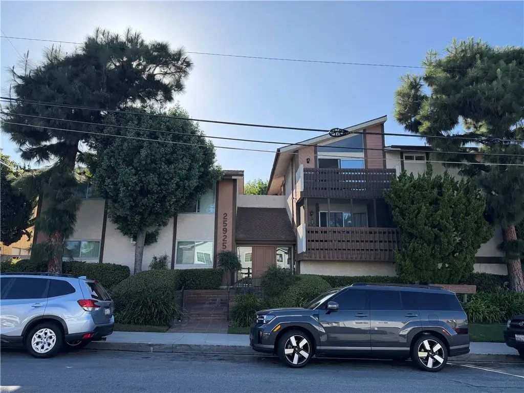 25925 Oak Street 104, Lomita