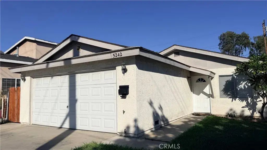 5242 Linden Avenue, Long Beach