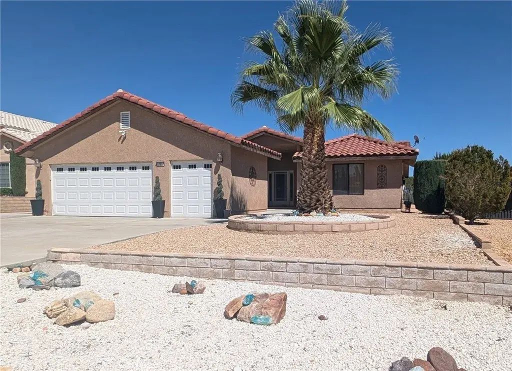 27951 Evergreen, Helendale