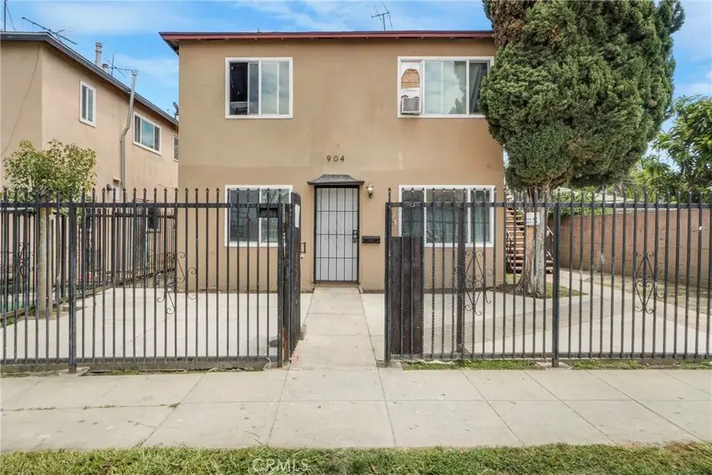904 S Bullis Road, Compton