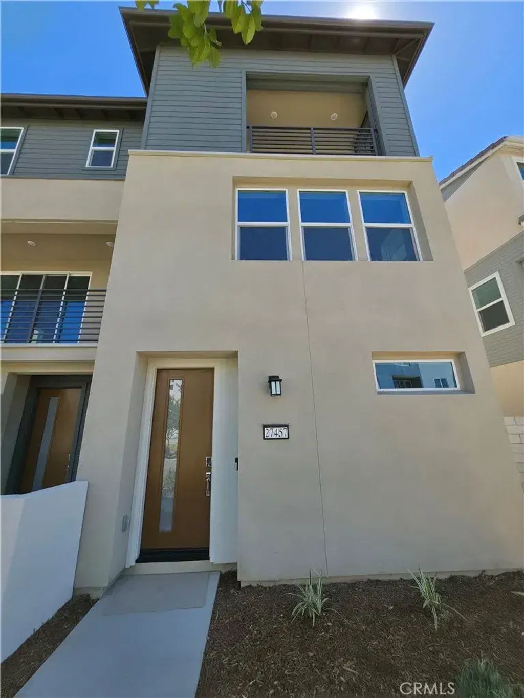 27457 Novella, Valencia