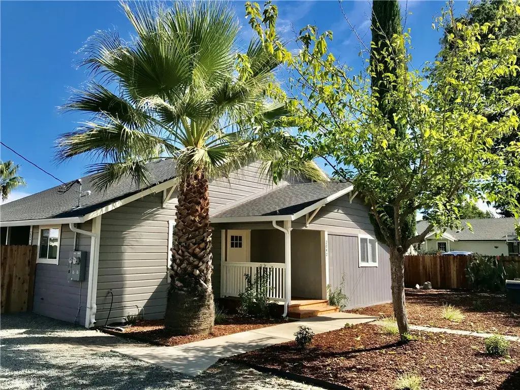 2042 Finley East, Finley
