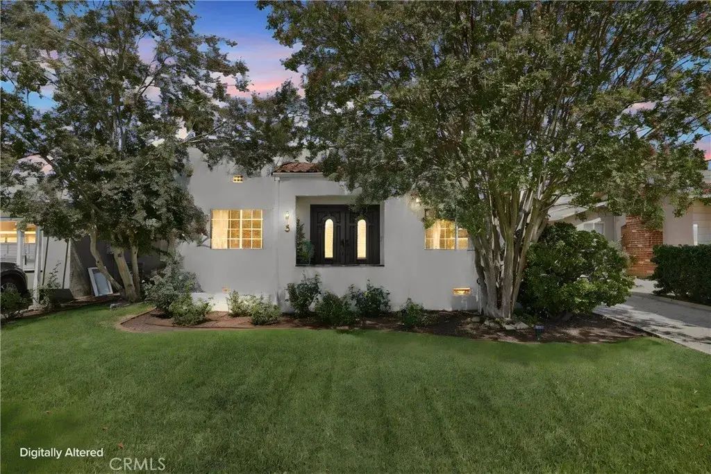813 Mountain View, Altadena