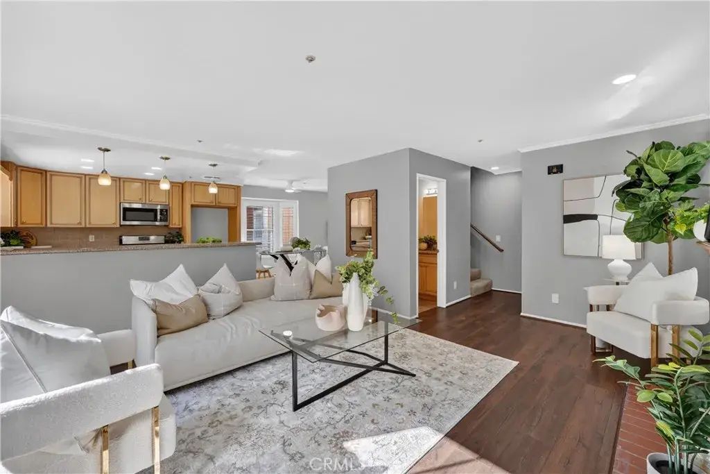 323 Genoa St A, Monrovia