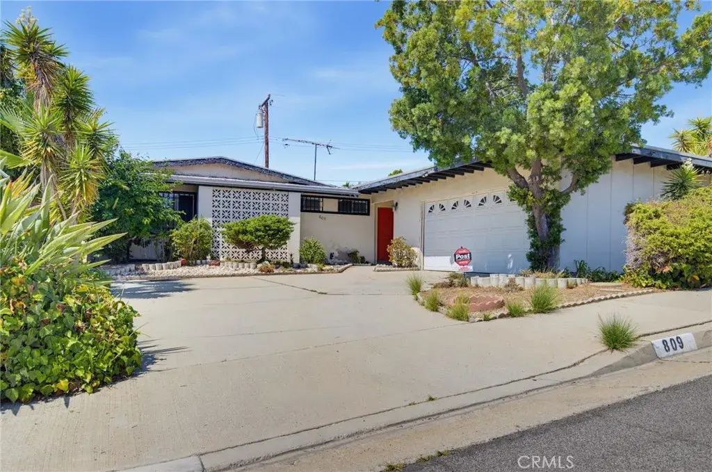 809 Malone, Montebello