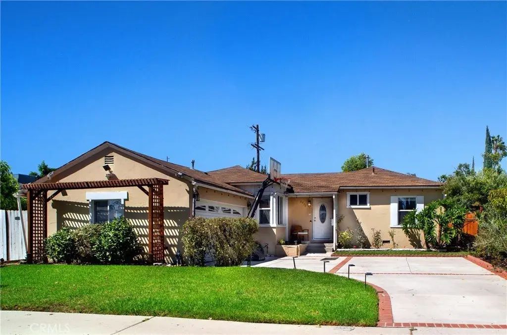 6655 Yarmouth Avenue, Los Angeles