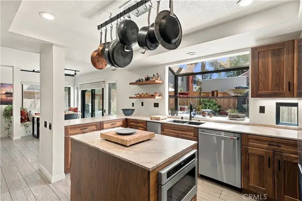 22622 Wood Shadow Lane, Lake Forest
