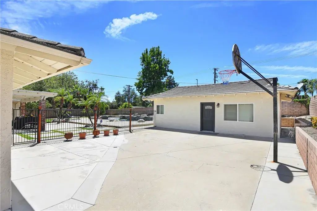 1913 N Vallejo Way B, Upland