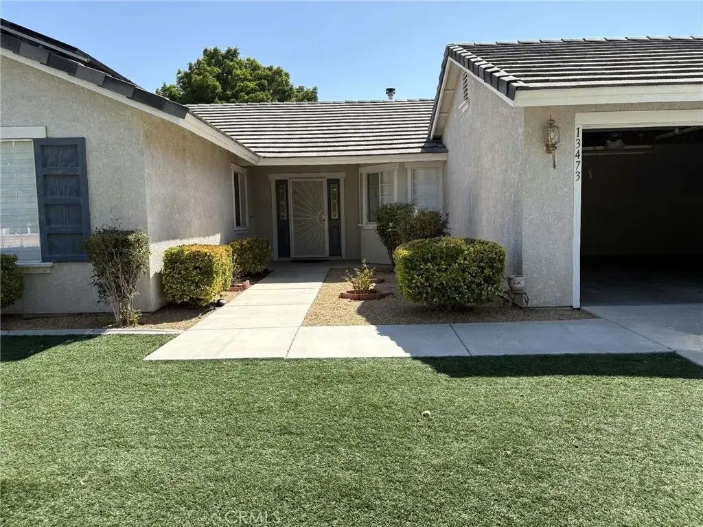 13473 Paoha Road, Apple Valley