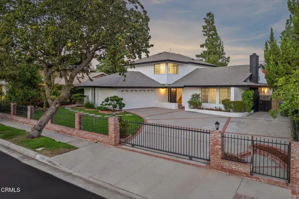 10856 Topeka Drive, Los Angeles