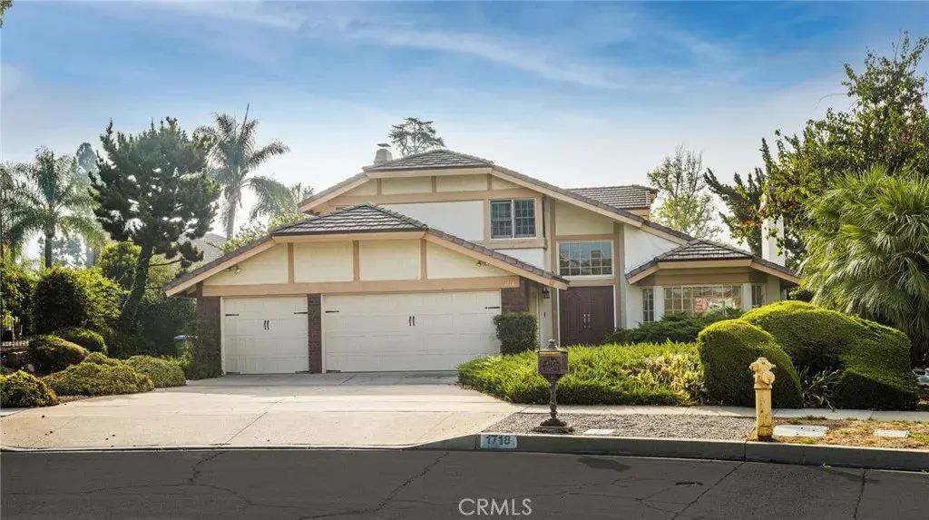 1718 Redwood Way, Upland