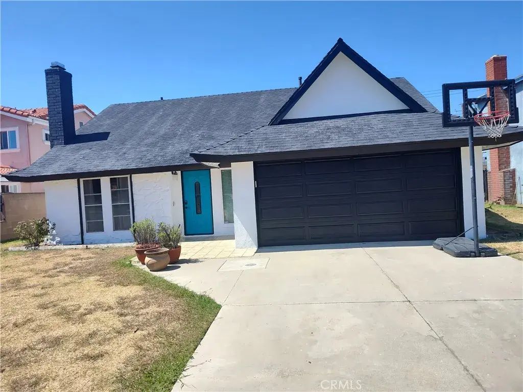 711 E Acoma, Carson