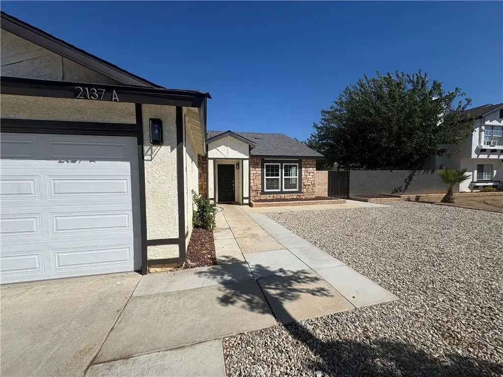 2137 Estrella Court A, Palmdale