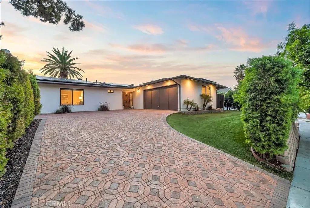 5420 Parkmor, Calabasas