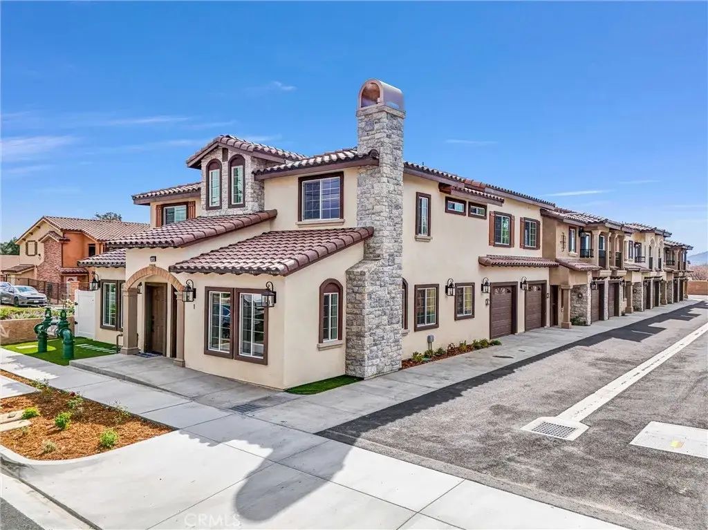 16385 Valencia Avenue 3, Fontana
