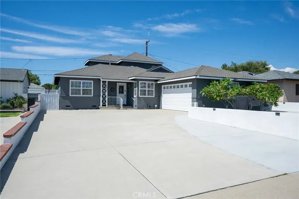 1335 N Vine Avenue, Ontario