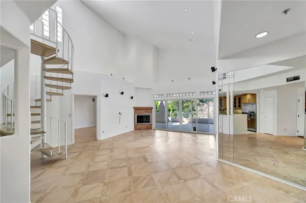 4477 Woodman Avenue 305, Sherman Oaks