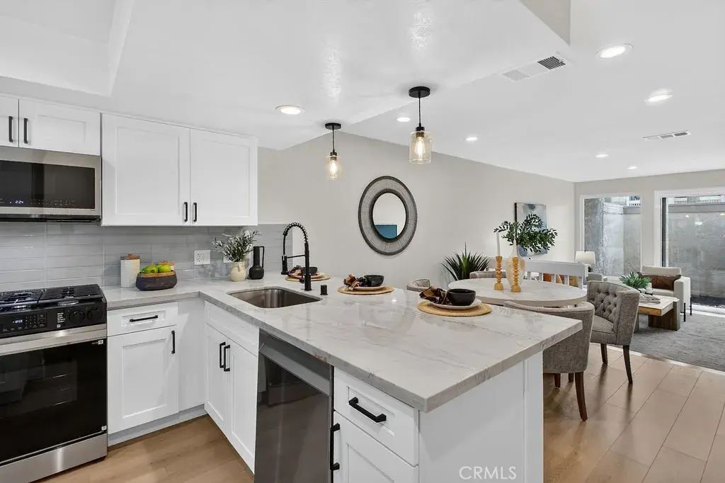 2220 E Chapman 9, Fullerton