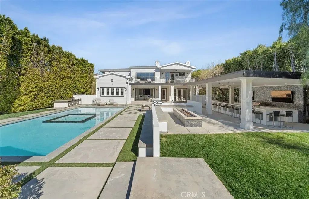 17528 Jayden Lane, Encino