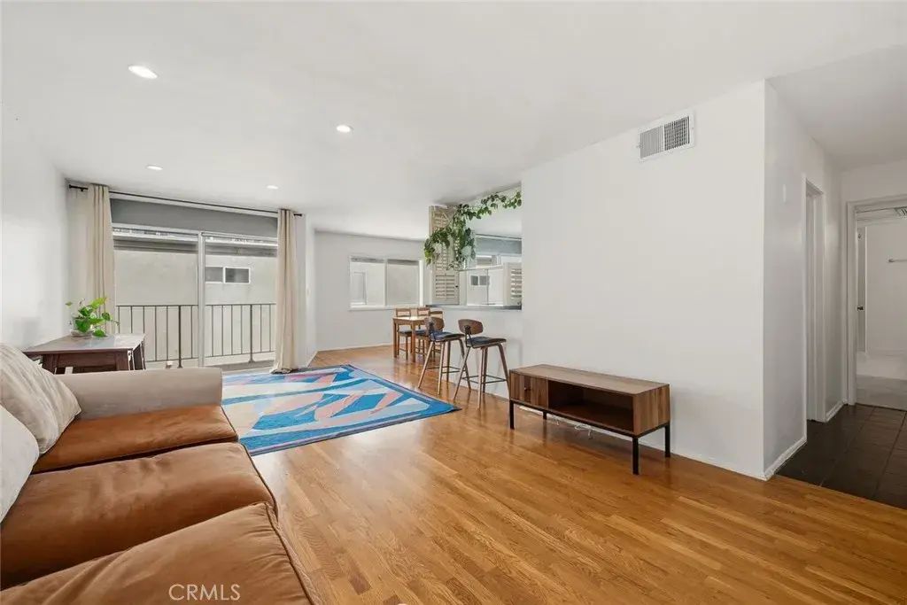 4520 Natick Avenue, Sherman Oaks