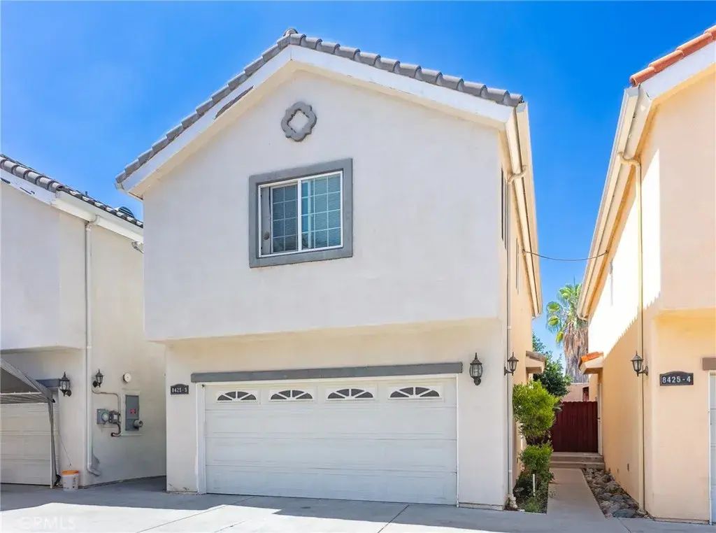 8425 Burnet Avenue 6, North Hills