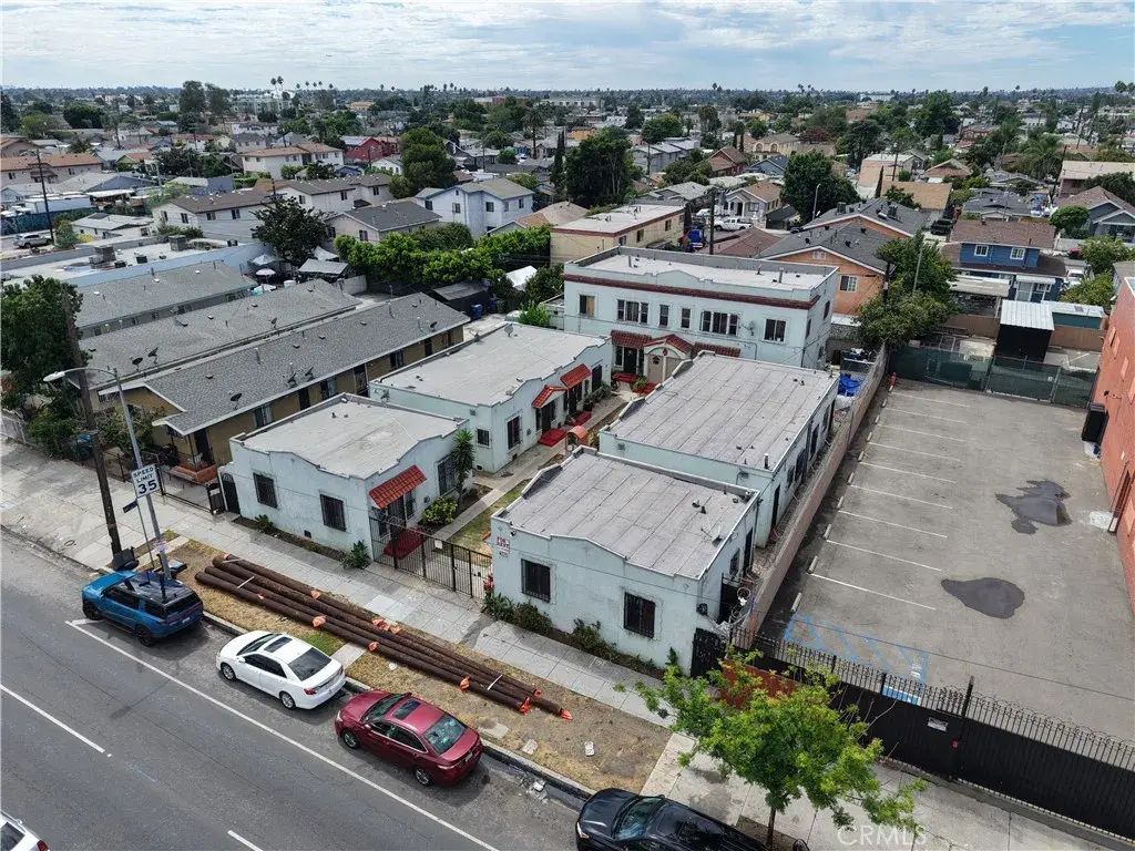 6325 S Figueroa Street, Los Angeles