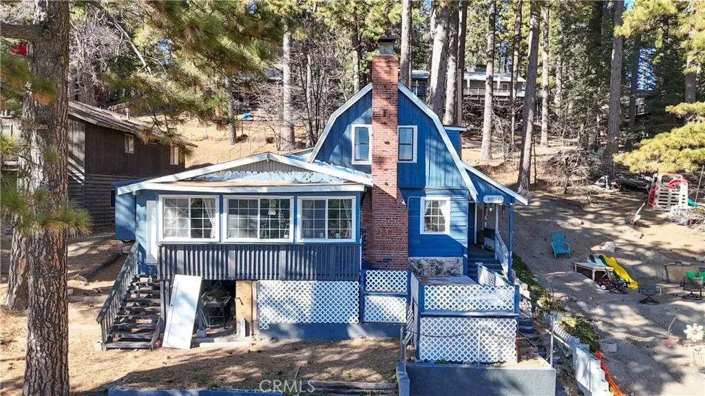 31734 Hilltop Boulevard, Running Springs